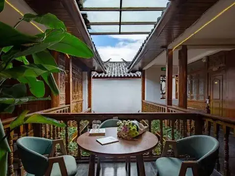 Lijiang Dog and Cat House — фото 1