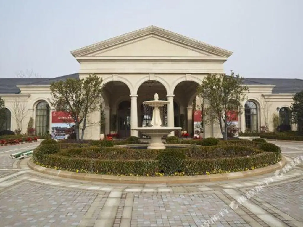 Ханчжоу: Lvcheng Yunqi Rose Garden Holiday Hotel Hangzhou