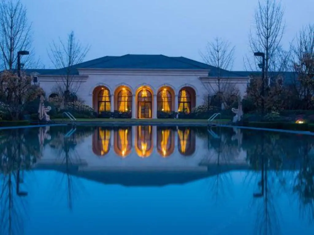 Ханчжоу: Lvcheng Yunqi Rose Garden Holiday Hotel Hangzhou