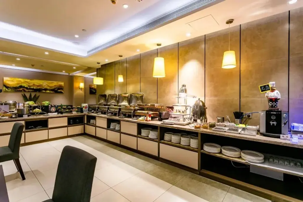 Чэнду: Homeinn Plus Hotel (Chengdu Taikoo Li Chunxi Road 339)