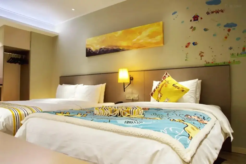 Чэнду: Homeinn Plus Hotel (Chengdu Taikoo Li Chunxi Road 339)