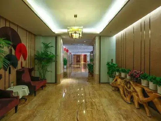 Даньдун: Phoenix Mountain Hotel