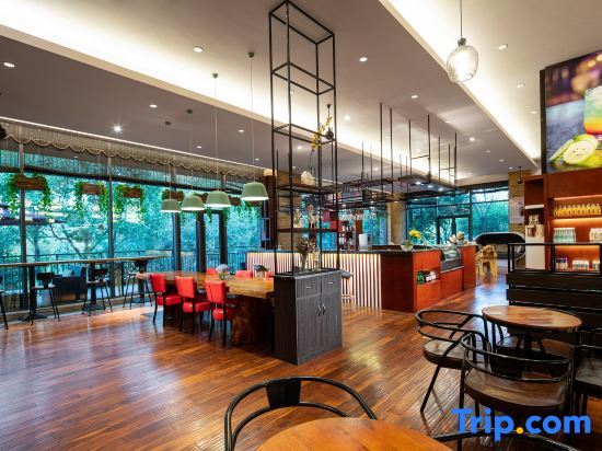 Ханчжоу: Qiandao Lake Deefly Lake View Holiday Hotel