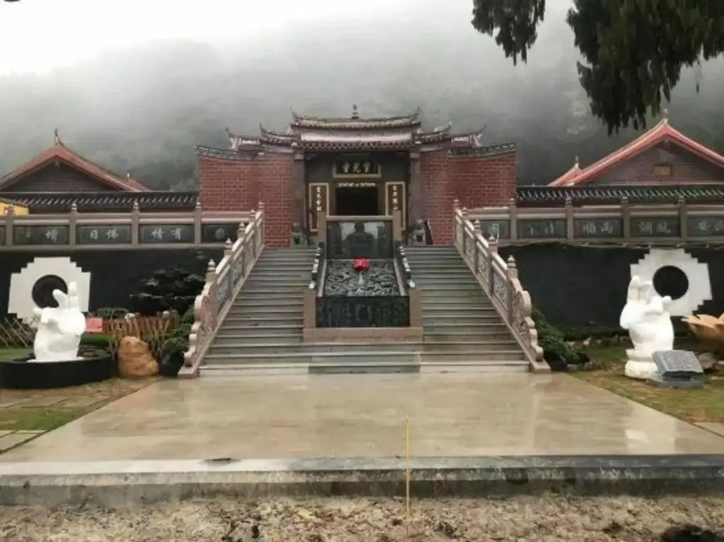 Мейчжу: Jixiang Tiankeshe Hotel