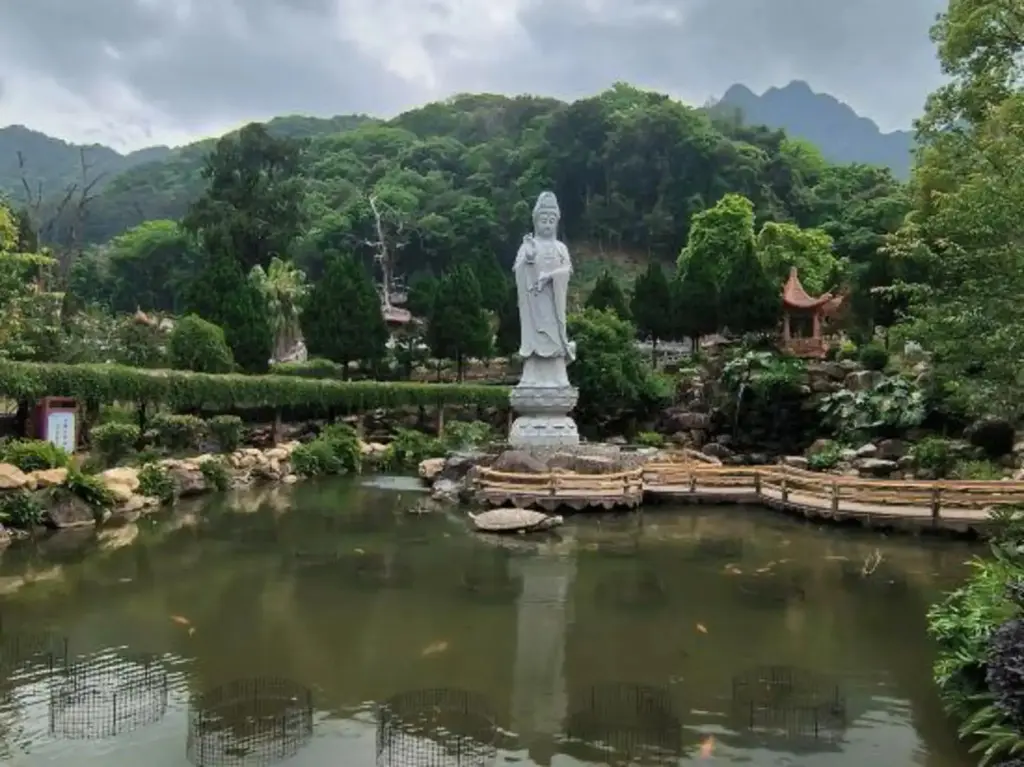 Мейчжу: Jixiang Tiankeshe Hotel