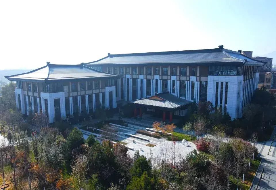Баодин: Holiday Inn Wuyuan Huazhong