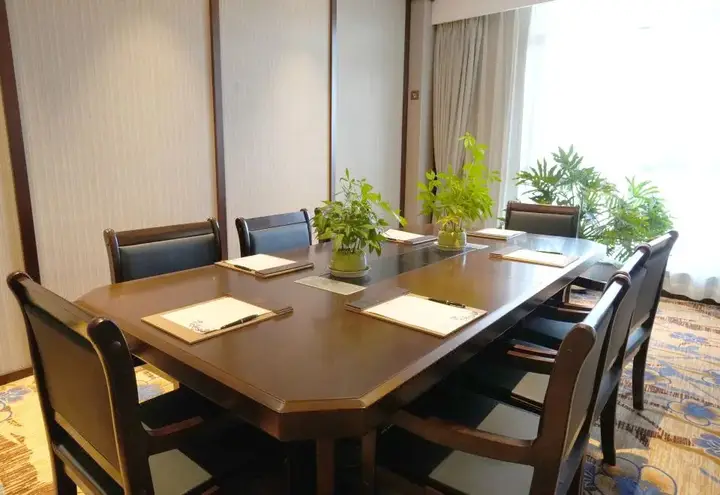 Баодин: Holiday Inn Wuyuan Huazhong