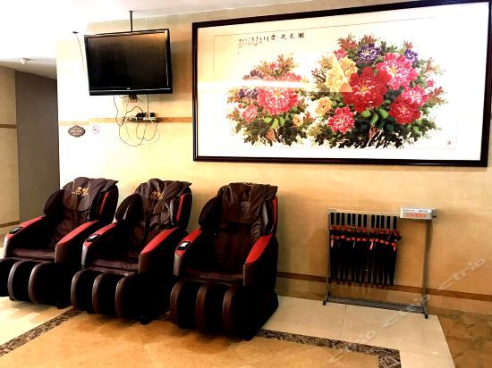 Гуанчжоу: Guangzhou Baiyun Avenue North Suitai Hotel (Lingnan New World Branch)