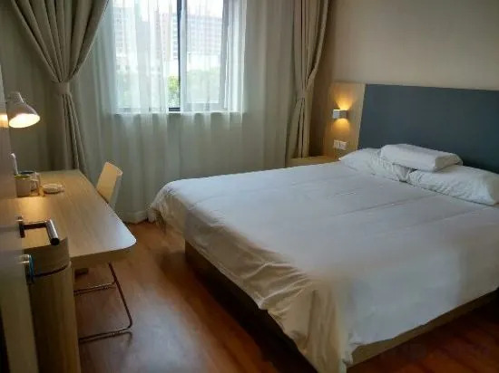 Шанхай: sholl Hotel (Shanghai Safari Park)