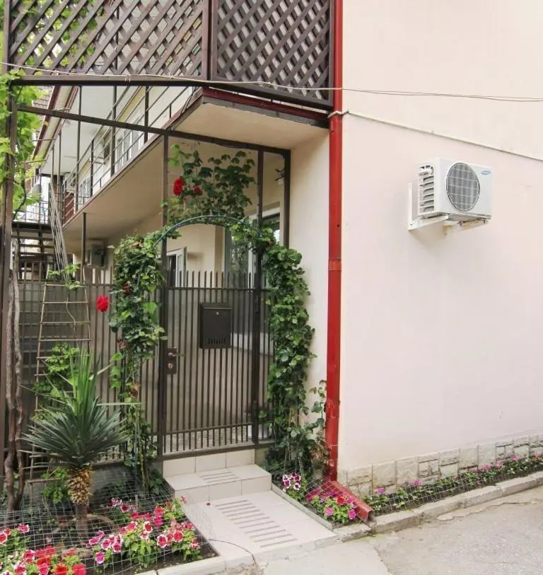 Геленджик: Guesthouse Sadovaya