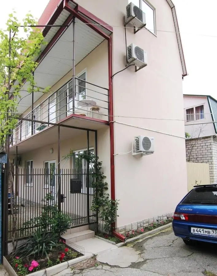 Геленджик: Guesthouse Sadovaya