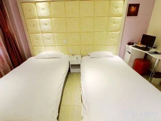 Циндао: Aike 100 Theme Hotel (Qingdao Chongqing North Road Liuting Subway Station)