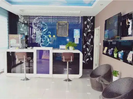 Циндао: Aike 100 Theme Hotel (Qingdao Chongqing North Road Liuting Subway Station)