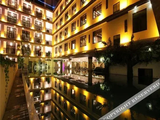 Цзинхун: Xishuangbanna Painama Yicheng Sunshine International Hotel