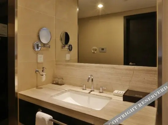 Далянь: Crystal Orange Hotel Dalian Youhao Square