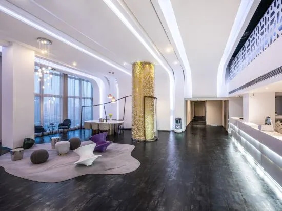 Далянь: Crystal Orange Hotel Dalian Youhao Square