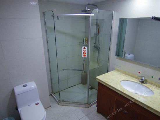 Ксучанг: Changtong Hotel (Xuchang North Bus Station)