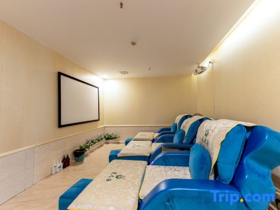 Гуанчжоу: Yijia Business Hotel (Guangzhou Huadu Shiling Leather City)