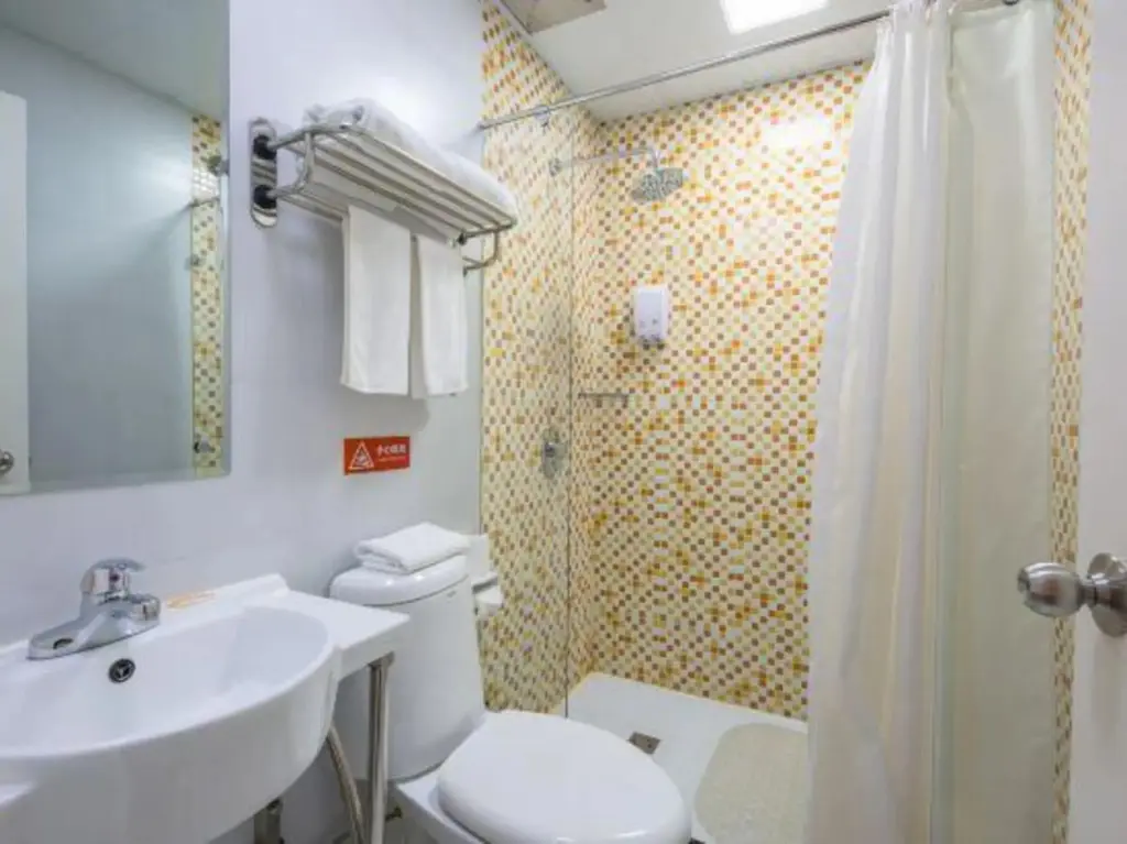 Цюйчжоу: Rujia Pebble Hotel (Kaihua Genbo Park South Bus Station)