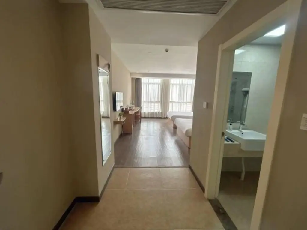Цюйчжоу: Rujia Pebble Hotel (Kaihua Genbo Park South Bus Station)