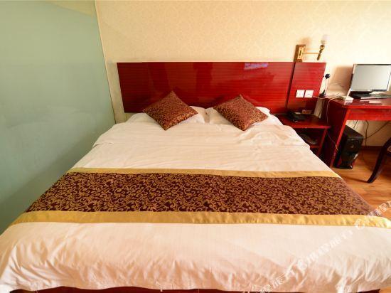 Чэнду: Chuanyi Hotel