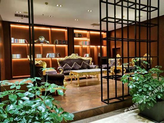 Санменксиа: Huachen Zhongzhou Business Hotel