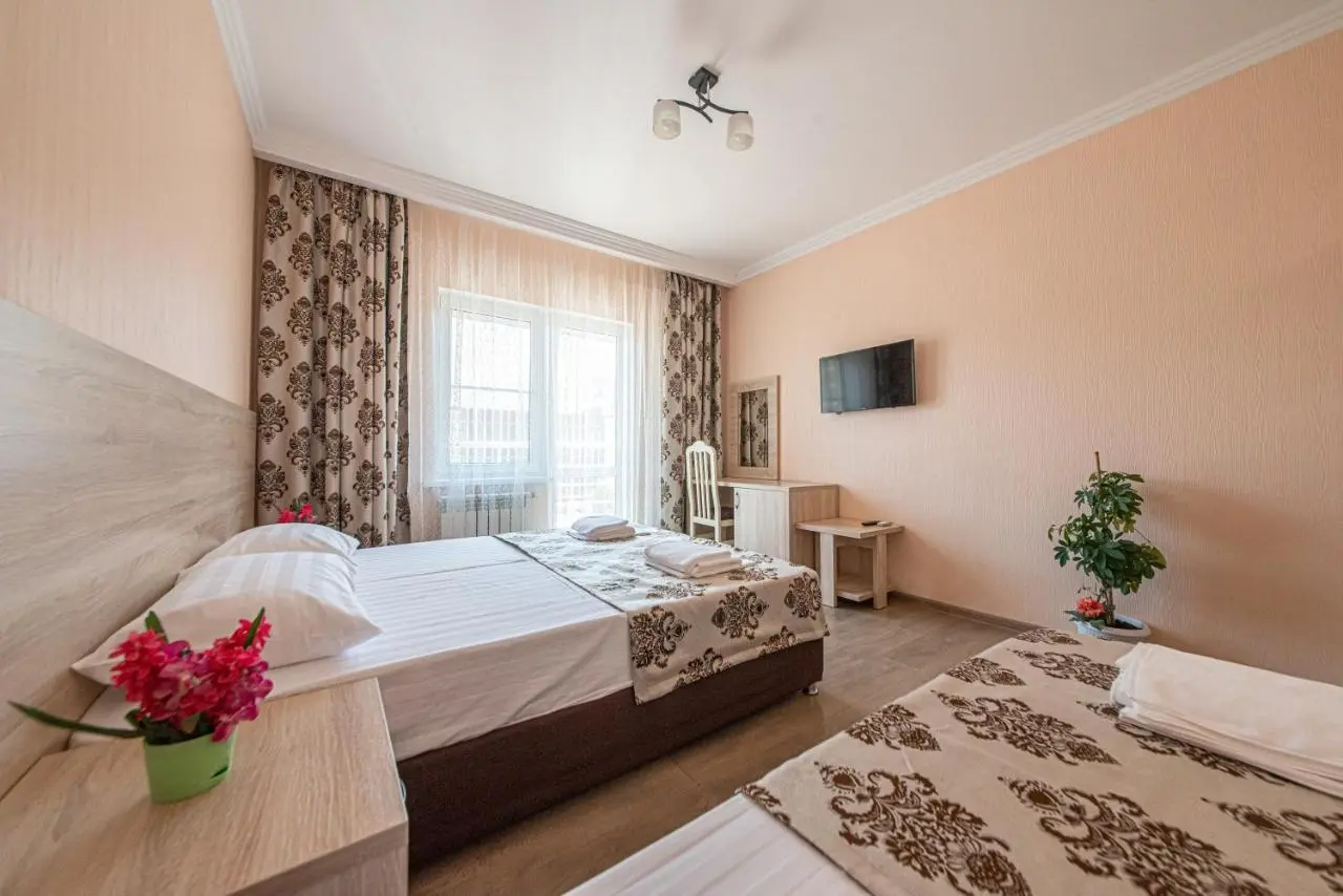 Кабардинка: Guest house Flores