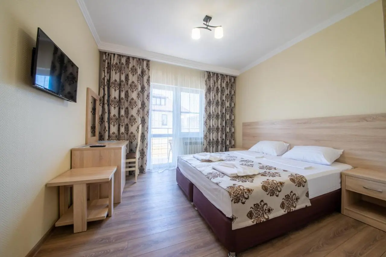 Кабардинка: Guest house Flores