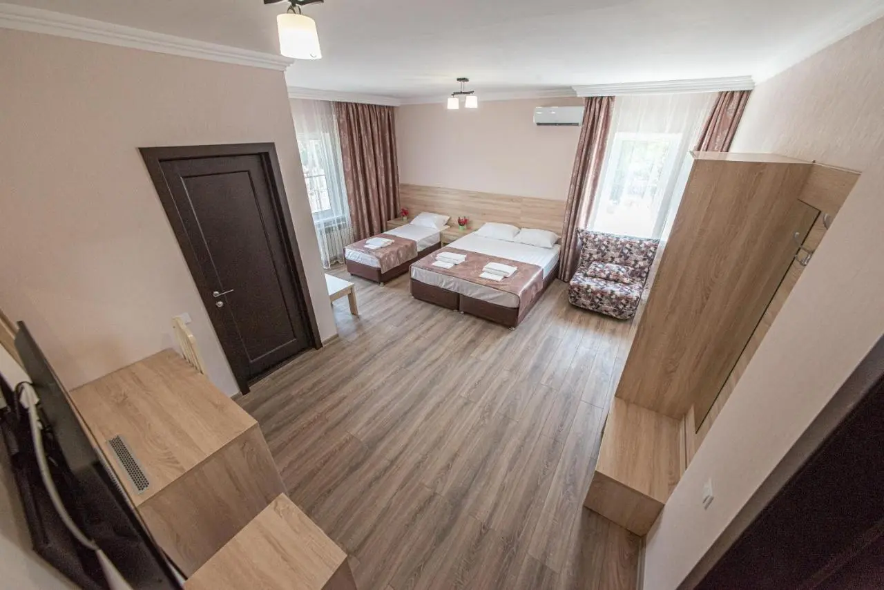Кабардинка: Guest house Flores