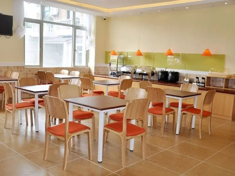 Шанхай: Homeinn Hotel (Shanghai Fengxian Electronic Information College)