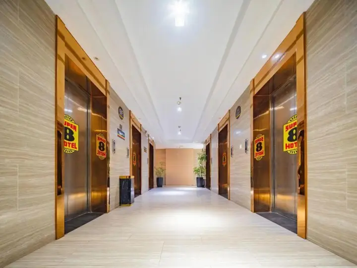 Сиань: Super 8 Hotel (Xi'an Zhuque Street TV Tower Subway Station)