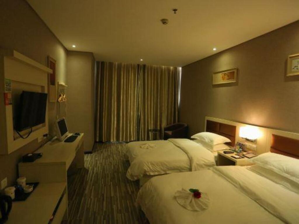 Цзинмэнь: SET Chain Hotel (Jingmen Jingchu University of Technology Zhuyuan)