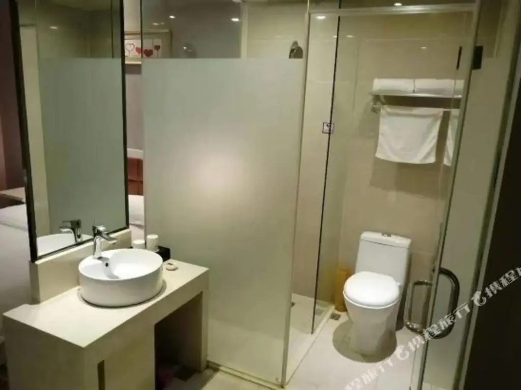 Цзинмэнь: SET Chain Hotel (Jingmen Jingchu University of Technology Zhuyuan)