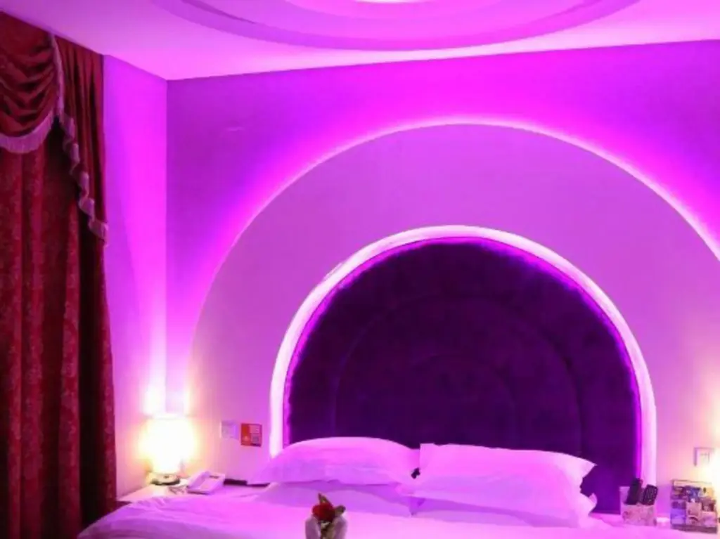 Цзинмэнь: SET Chain Hotel (Jingmen Jingchu University of Technology Zhuyuan)