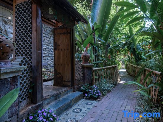 Цзинхун: Hidden Garden Inn
