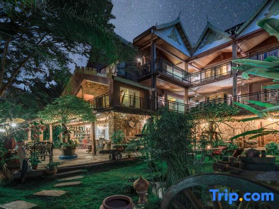 Цзинхун: Hidden Garden Inn
