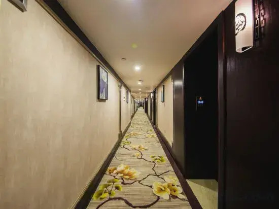 Цзясинь: Jichen Hotel (Tongxiang Century Avenue)