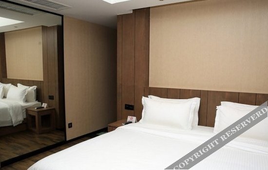 Нинбо: Ruo'ai Theme Hotel