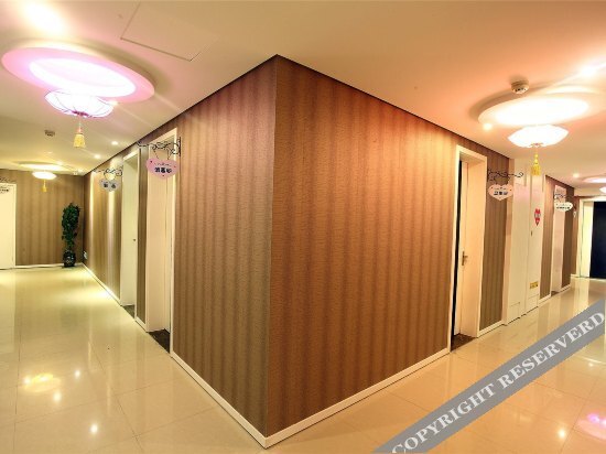 Нинбо: Ruo'ai Theme Hotel