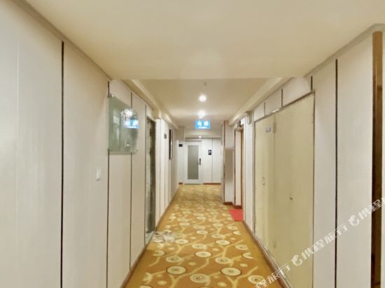 派酒店（贵阳市政府林城西路地铁站店） — фото 1