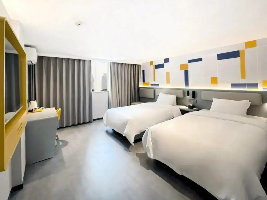 Ухань: 7 Days Inn (Wuhan Youyi Road Light Rail Station)