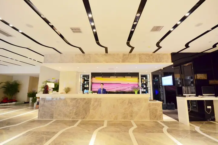 Ухань: Lavande Hotel (Wuhan Optical Valley Chuxiong Avenue)