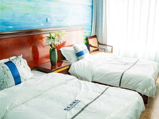 Дали: Gelanjun Hotel