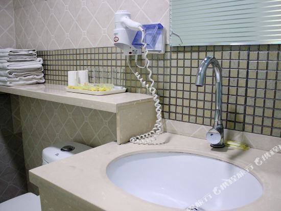 Шэньян: Home Inn Huayi Collection Hotel (724 Factory)