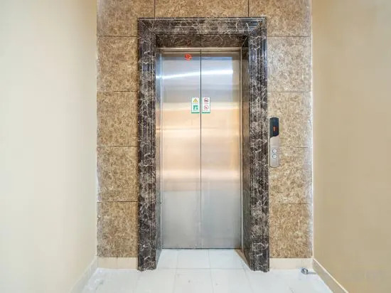 Шанхай: Heyu Hotel (Shanghai Pudong Lingang Dishui Lake Hongyin Plaza)