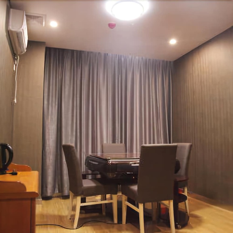 Хуанши: Jiang Nan Feng Shang Hotel