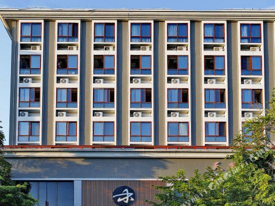 Хайкоу: Zhanghe Hotel (Haikou Xiuying Port West Bus Station)