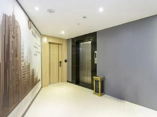 Юйлинь: Celebrity Hotel (Jincheng Central Pedestrian Street People's Hospital Store)