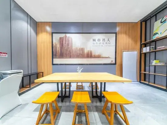 Юйлинь: Celebrity Hotel (Jincheng Central Pedestrian Street People's Hospital Store)