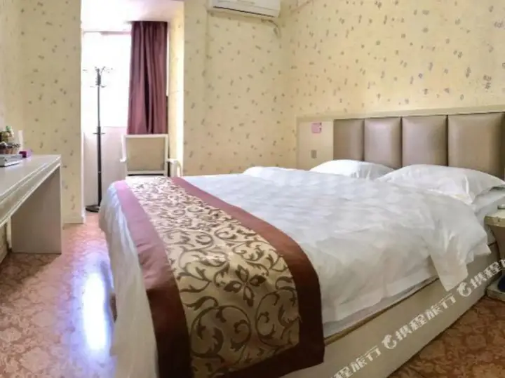 Лючжоу: Haosheng Business Hotel